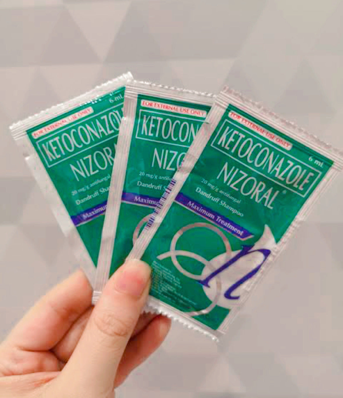 Nizoral Dandruff Shampoo - Ketoconazole 20mg/g Antifungal  6ml x3 sachets